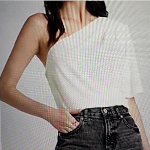 Express Small White One Shoulder Top pleated New with Tags NWT - Picture 2 of 3